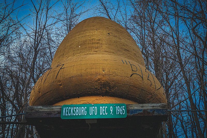 The Kecksburg UFO acorn monument